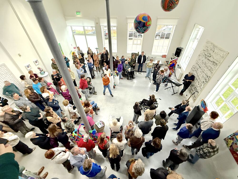 Bijzondere tentoonstelling Onbeperkt Kleurrijk feestelijk geopend