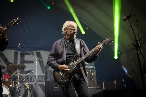 Jethro Tull's Martin Barre and band