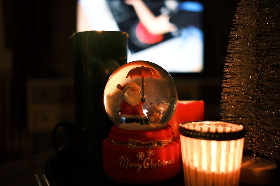 (Un)typical Christmas movies